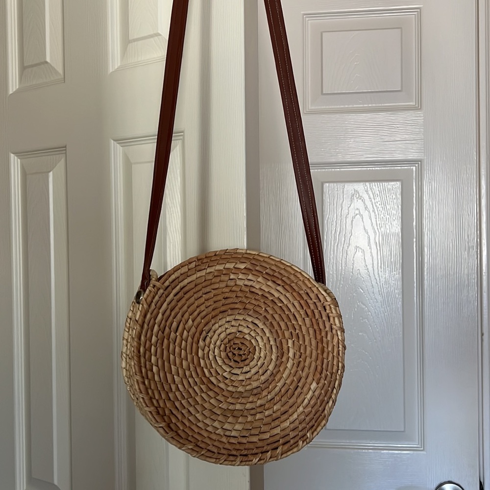 Straw crossbody bag